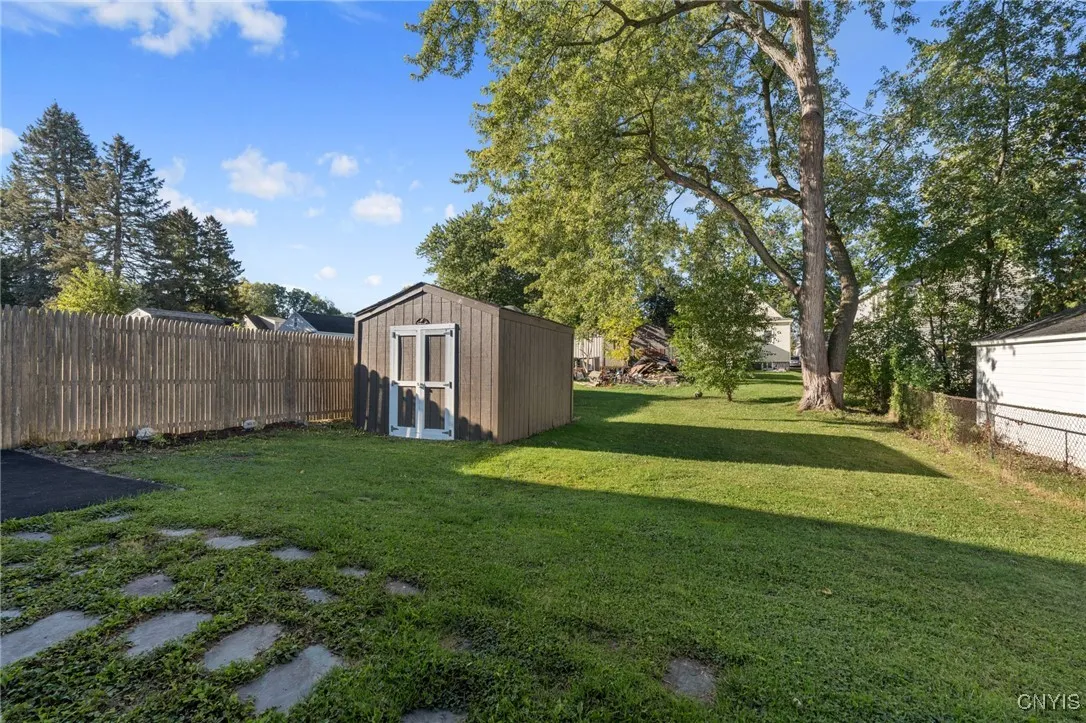 321 Glendale Avenue, Salina, New York 13088, Salina, New York 13088, 4 Bedrooms Bedrooms, 8 Rooms Rooms,1 BathroomBathrooms,Residential,Closed,321 Glendale Avenue, Salina, New York 13088,0,S1642233