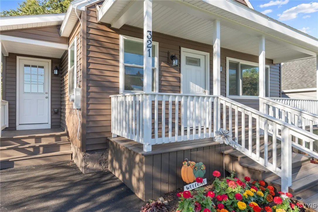 321 Glendale Avenue, Salina, New York 13088, Salina, New York 13088, 4 Bedrooms Bedrooms, 8 Rooms Rooms,1 BathroomBathrooms,Residential,Closed,321 Glendale Avenue, Salina, New York 13088,0,S1642233