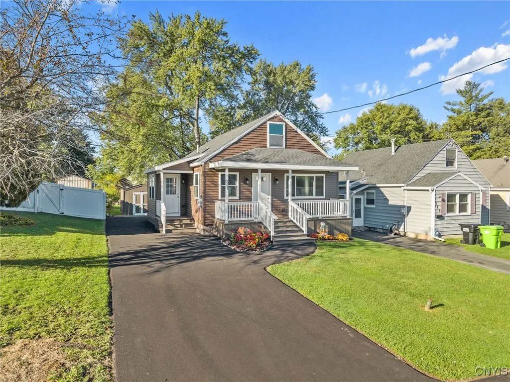 321 Glendale Avenue, Salina, New York 13088, Salina, New York 13088, 4 Bedrooms Bedrooms, 8 Rooms Rooms,1 BathroomBathrooms,Residential,Closed,321 Glendale Avenue, Salina, New York 13088,0,S1642233