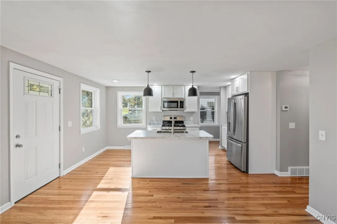 321 Glendale Avenue, Salina, New York 13088, Salina, New York 13088, 4 Bedrooms Bedrooms, 8 Rooms Rooms,1 BathroomBathrooms,Residential,Closed,321 Glendale Avenue, Salina, New York 13088,0,S1642233