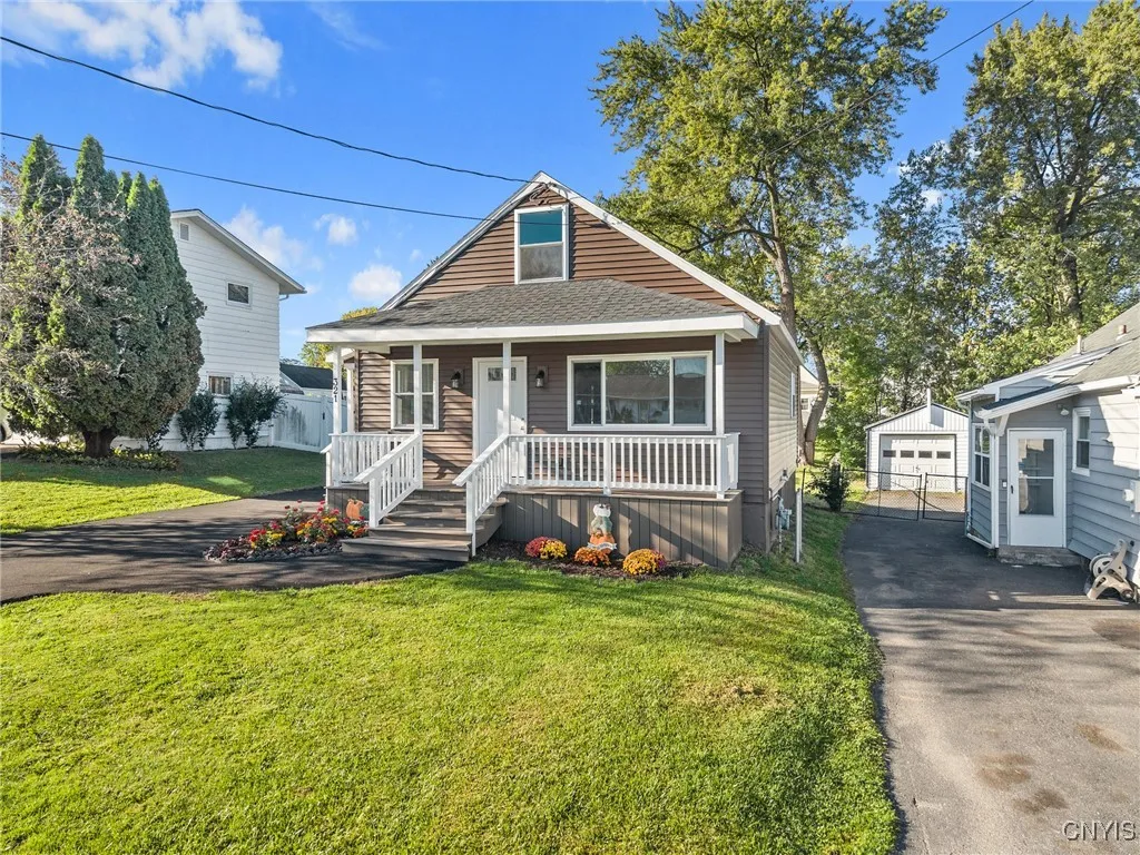 321 Glendale Avenue, Salina, New York 13088, Salina, New York 13088, 4 Bedrooms Bedrooms, 8 Rooms Rooms,1 BathroomBathrooms,Residential,Closed,321 Glendale Avenue, Salina, New York 13088,0,S1642233