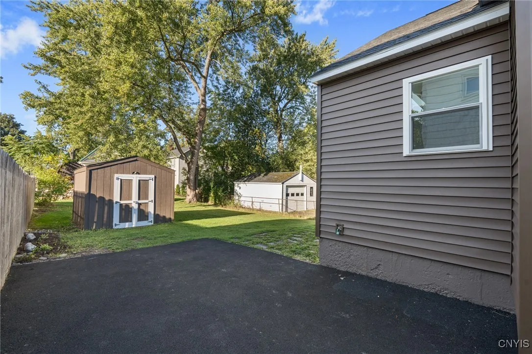 321 Glendale Avenue, Salina, New York 13088, Salina, New York 13088, 4 Bedrooms Bedrooms, 8 Rooms Rooms,1 BathroomBathrooms,Residential,Closed,321 Glendale Avenue, Salina, New York 13088,0,S1642233