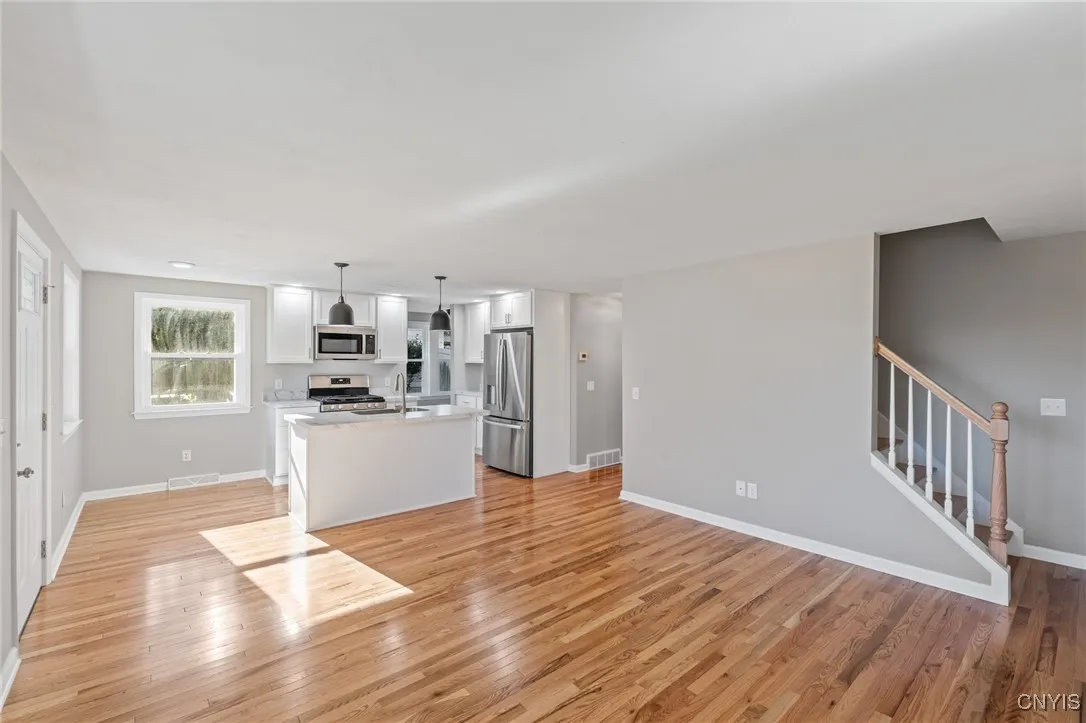 321 Glendale Avenue, Salina, New York 13088, Salina, New York 13088, 4 Bedrooms Bedrooms, 8 Rooms Rooms,1 BathroomBathrooms,Residential,Closed,321 Glendale Avenue, Salina, New York 13088,0,S1642233