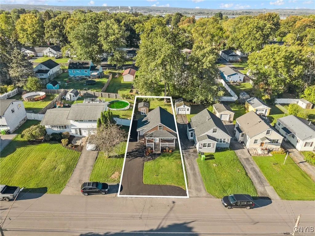 321 Glendale Avenue, Salina, New York 13088, Salina, New York 13088, 4 Bedrooms Bedrooms, 8 Rooms Rooms,1 BathroomBathrooms,Residential,Closed,321 Glendale Avenue, Salina, New York 13088,0,S1642233