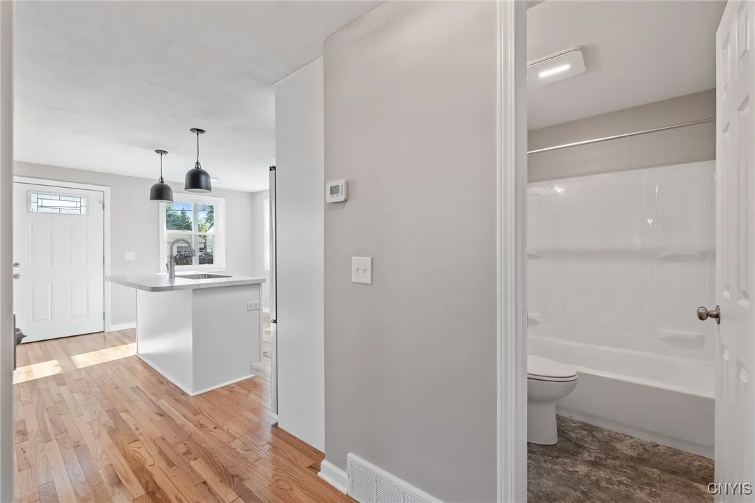 321 Glendale Avenue, Salina, New York 13088, Salina, New York 13088, 4 Bedrooms Bedrooms, 8 Rooms Rooms,1 BathroomBathrooms,Residential,Closed,321 Glendale Avenue, Salina, New York 13088,0,S1642233
