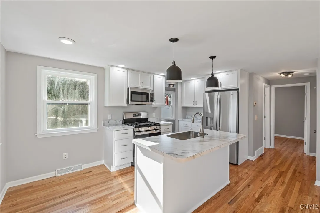 321 Glendale Avenue, Salina, New York 13088, Salina, New York 13088, 4 Bedrooms Bedrooms, 8 Rooms Rooms,1 BathroomBathrooms,Residential,Closed,321 Glendale Avenue, Salina, New York 13088,0,S1642233