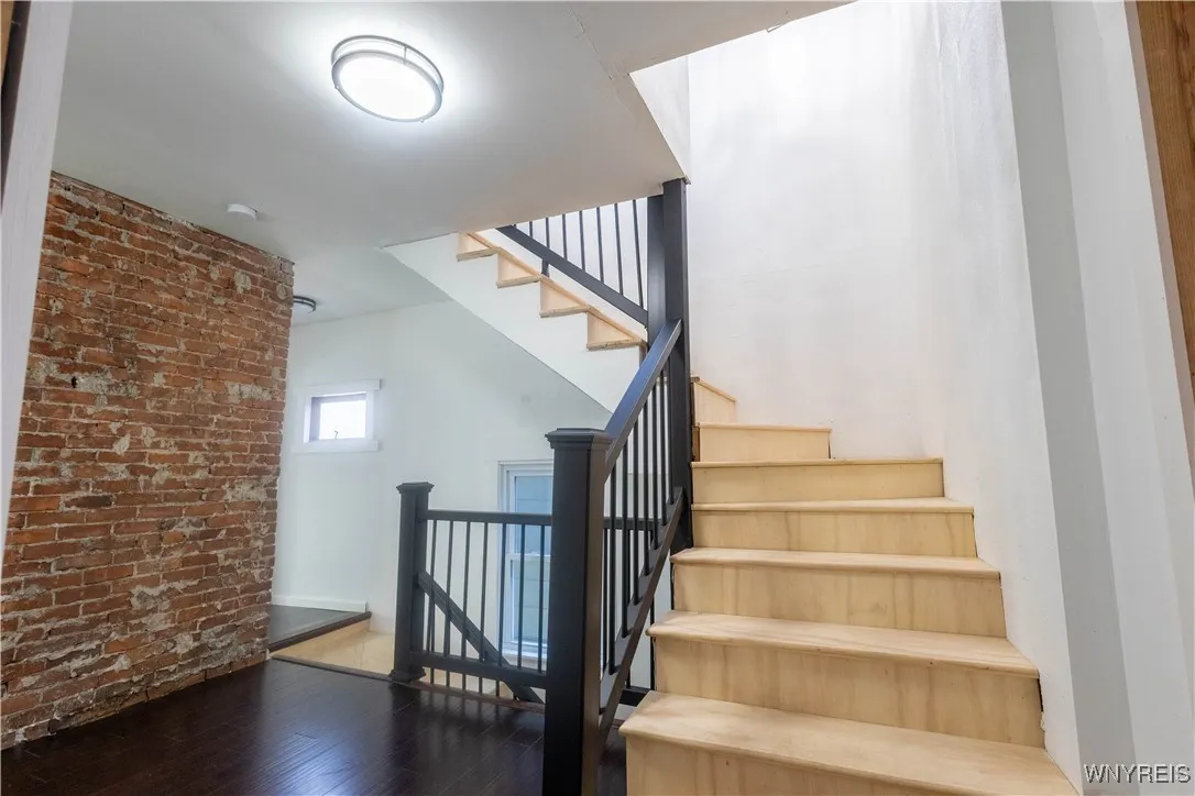 36 Lawrence Place, Buffalo, New York 14213, Buffalo, New York 14213, 4 Bedrooms Bedrooms, 6 Rooms Rooms,1 BathroomBathrooms,Residential,For Sale,36 Lawrence Place, Buffalo, New York 14213,0,B1642246