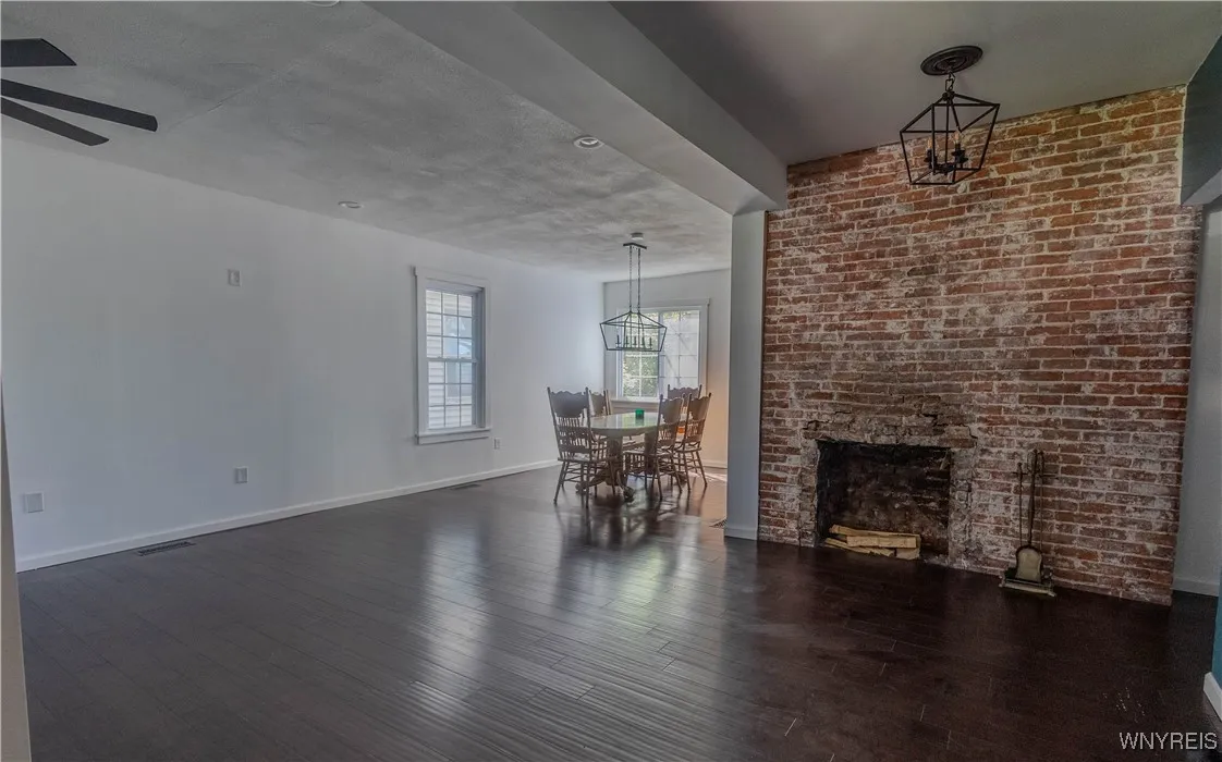 36 Lawrence Place, Buffalo, New York 14213, Buffalo, New York 14213, 4 Bedrooms Bedrooms, 6 Rooms Rooms,1 BathroomBathrooms,Residential,For Sale,36 Lawrence Place, Buffalo, New York 14213,0,B1642246