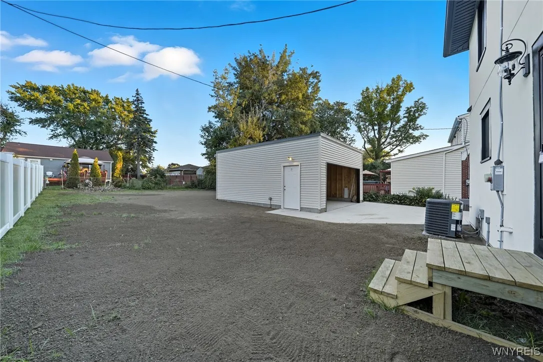 4763 Clifton Parkway, Hamburg, New York 14075, Hamburg, New York 14075, 3 Bedrooms Bedrooms, 10 Rooms Rooms,2 BathroomsBathrooms,Residential,For Sale,4763 Clifton Parkway, Hamburg, New York 14075,0,B1642275