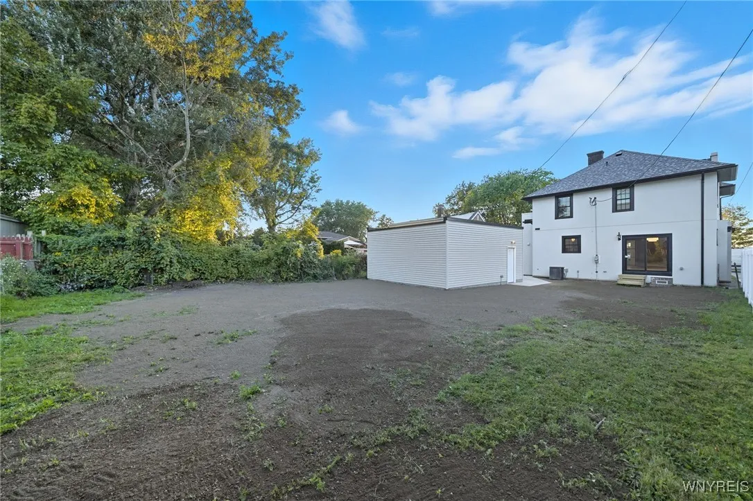 4763 Clifton Parkway, Hamburg, New York 14075, Hamburg, New York 14075, 3 Bedrooms Bedrooms, 10 Rooms Rooms,2 BathroomsBathrooms,Residential,For Sale,4763 Clifton Parkway, Hamburg, New York 14075,0,B1642275