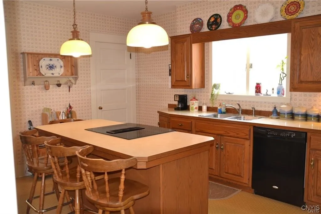 130 West Remington Street, Rutland, New York 13612, Rutland, New York 13612, 3 Bedrooms Bedrooms, 4 Rooms Rooms,1 BathroomBathrooms,Residential,Closed,130 West Remington Street, Rutland, New York 13612,0,S1642288