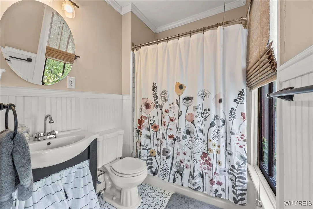 Back Unit - Bathroom