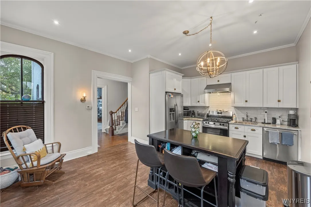 Front Unit - Kitchen
