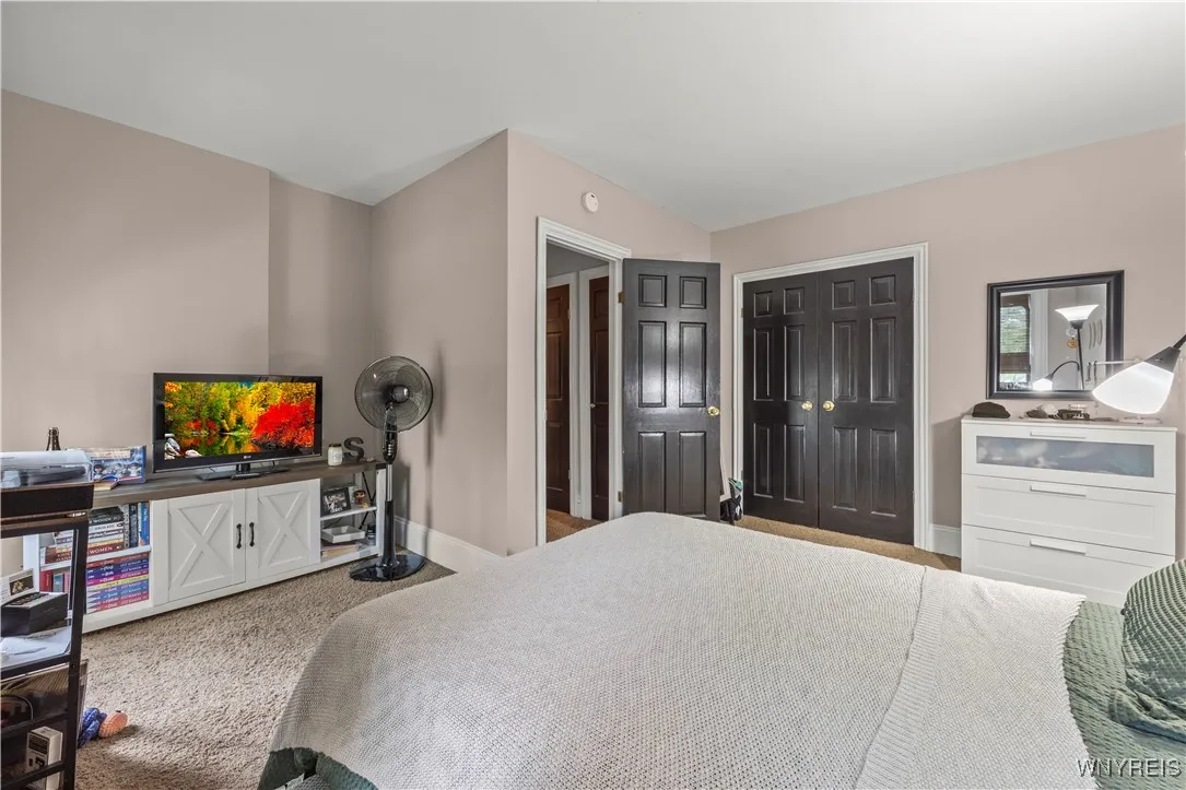 Front Unit - 2nd Bedroom