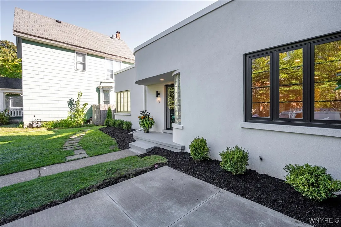 13 Park Street, Buffalo, New York 14201, Buffalo, New York 14201, 2 Bedrooms Bedrooms, 4 Rooms Rooms,1 BathroomBathrooms,Residential,For Sale,13 Park Street, Buffalo, New York 14201,0,B1642053