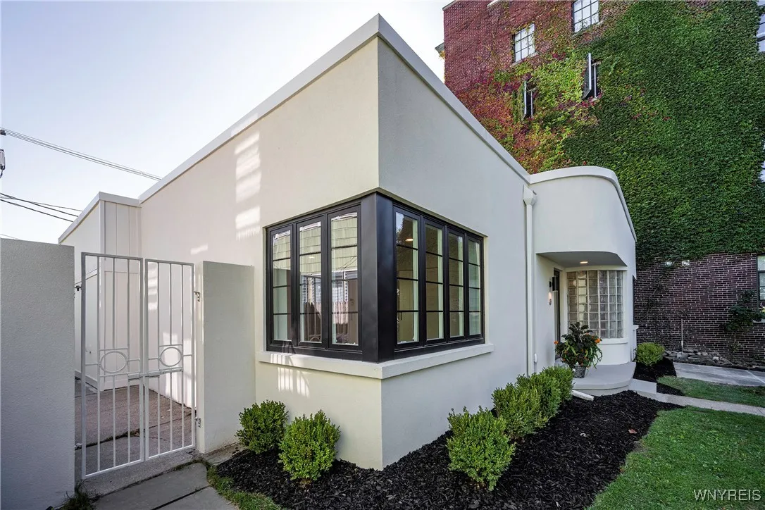 13 Park Street, Buffalo, New York 14201, Buffalo, New York 14201, 2 Bedrooms Bedrooms, 4 Rooms Rooms,1 BathroomBathrooms,Residential,For Sale,13 Park Street, Buffalo, New York 14201,0,B1642053