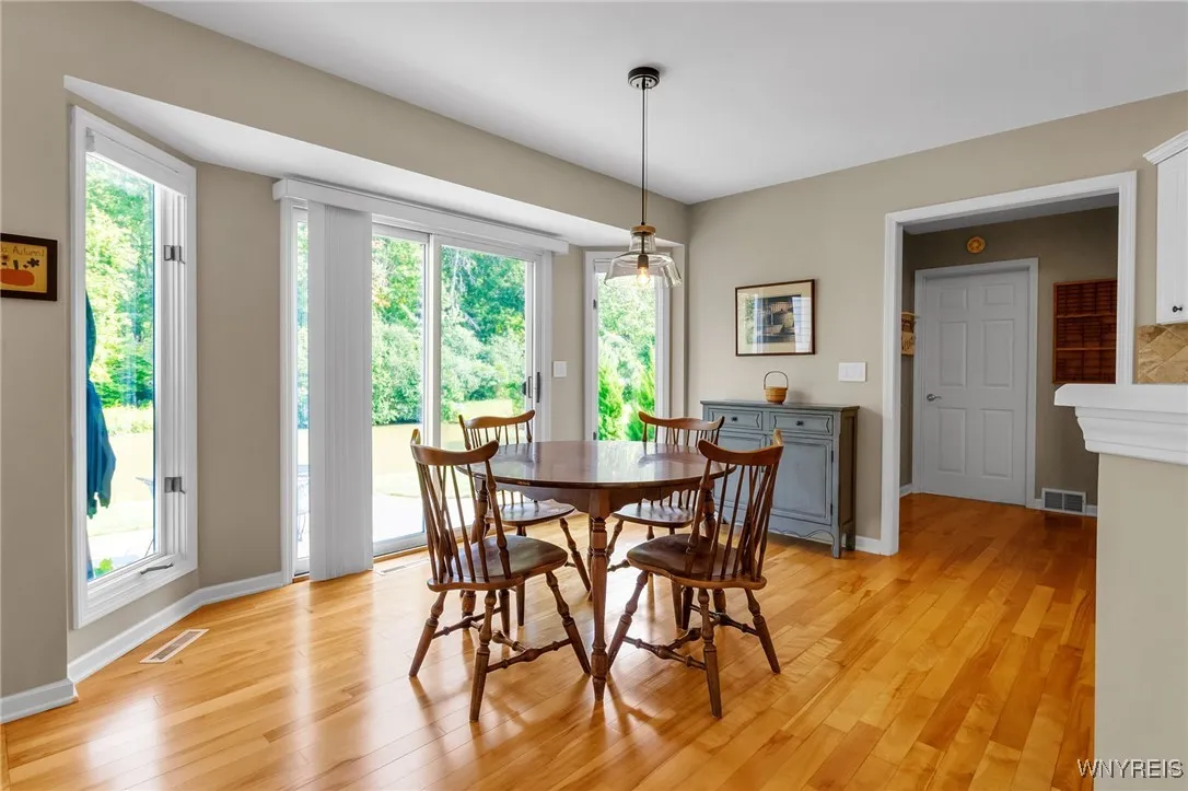 129 San Fernando Lane, Amherst, New York 14051, Amherst, New York 14051, 4 Bedrooms Bedrooms, 10 Rooms Rooms,2 BathroomsBathrooms,Residential,For Sale,129 San Fernando Lane, Amherst, New York 14051,0,B1641054