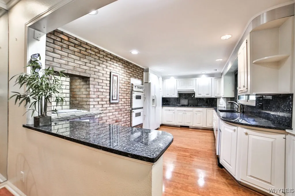 Eat in Kitchen