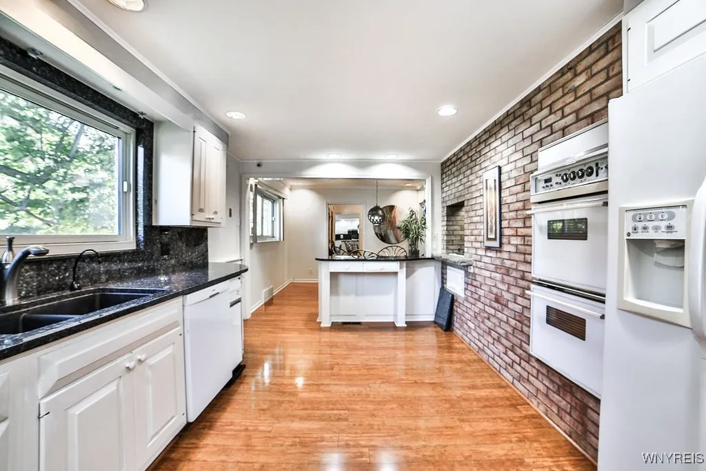 Eat in Kitchen