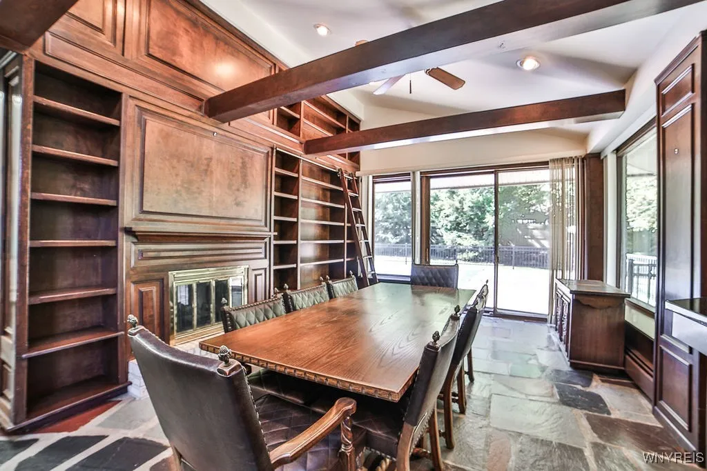 Dining Room with bar and kitchenette