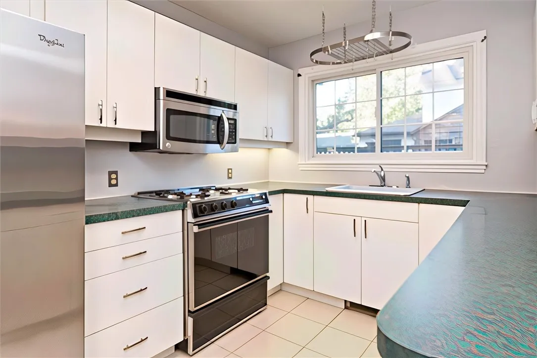 257 Avalon Drive, Brighton, New York 14618, Brighton, New York 14618, 3 Bedrooms Bedrooms, 7 Rooms Rooms,1 BathroomBathrooms,Residential,For Sale,257 Avalon Drive, Brighton, New York 14618,0,R1642319