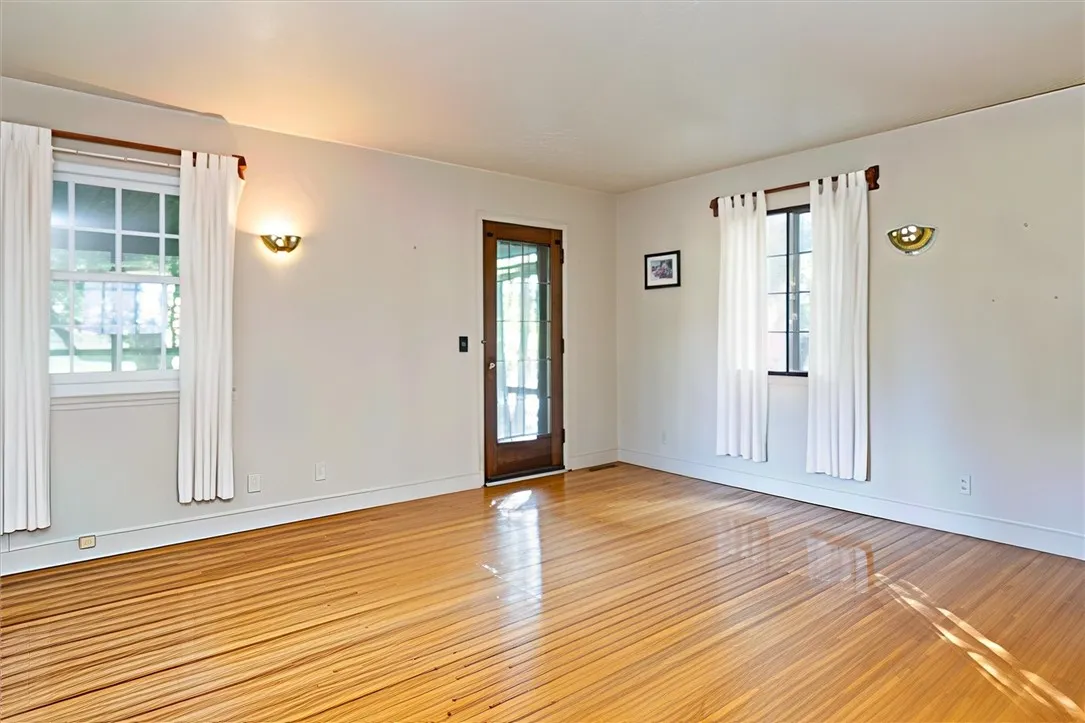 257 Avalon Drive, Brighton, New York 14618, Brighton, New York 14618, 3 Bedrooms Bedrooms, 7 Rooms Rooms,1 BathroomBathrooms,Residential,For Sale,257 Avalon Drive, Brighton, New York 14618,0,R1642319