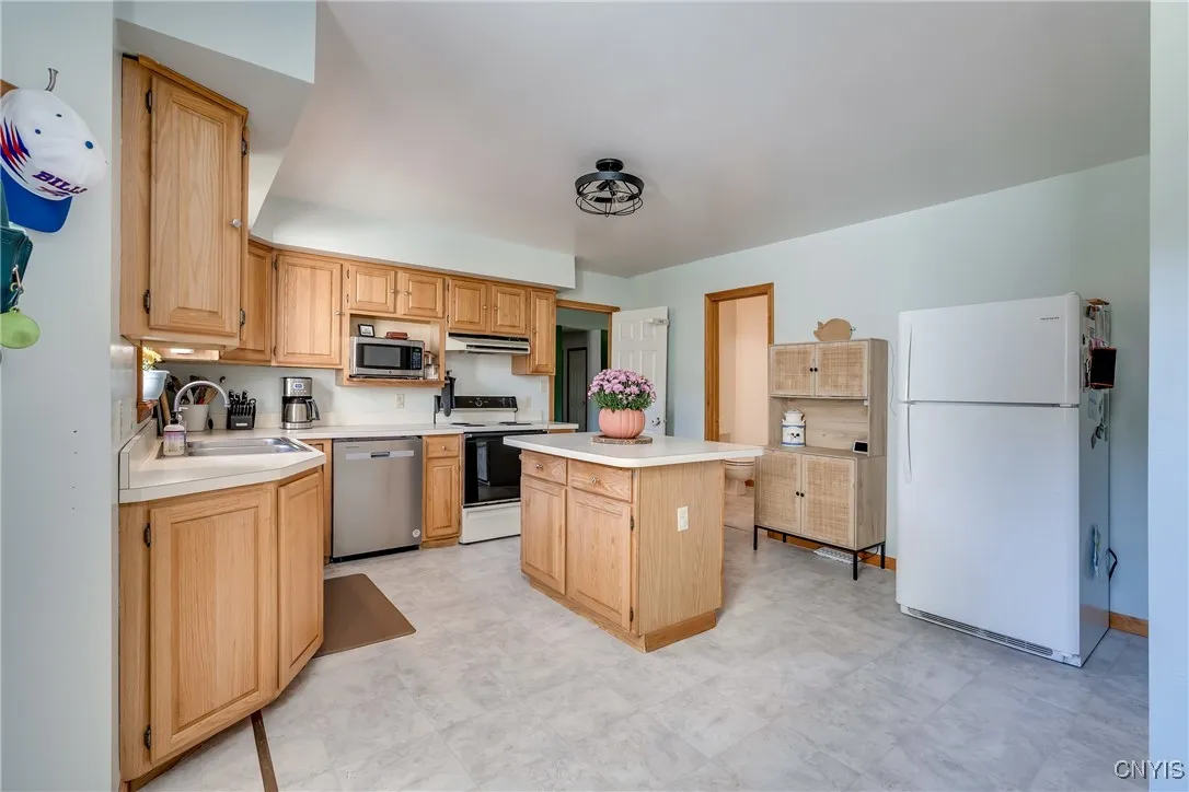 208 Leray Street, Le Ray, New York 13612, Le Ray, New York 13612, 5 Bedrooms Bedrooms, 12 Rooms Rooms,2 BathroomsBathrooms,Residential,Closed,208 Leray Street, Le Ray, New York 13612,0,S1641016