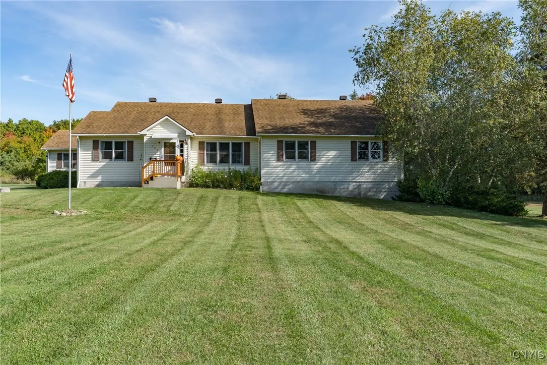 208 Leray Street, Le Ray, New York 13612, Le Ray, New York 13612, 5 Bedrooms Bedrooms, 12 Rooms Rooms,2 BathroomsBathrooms,Residential,Closed,208 Leray Street, Le Ray, New York 13612,0,S1641016