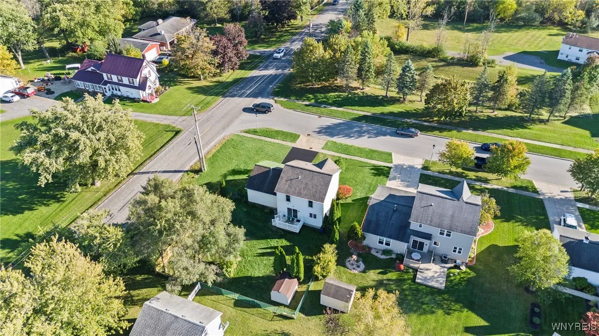1 Southpoint Drive, Lancaster, New York 14086, Lancaster, New York 14086, 3 Bedrooms Bedrooms, 6 Rooms Rooms,2 BathroomsBathrooms,Residential,For Sale,1 Southpoint Drive, Lancaster, New York 14086,0,B1642081