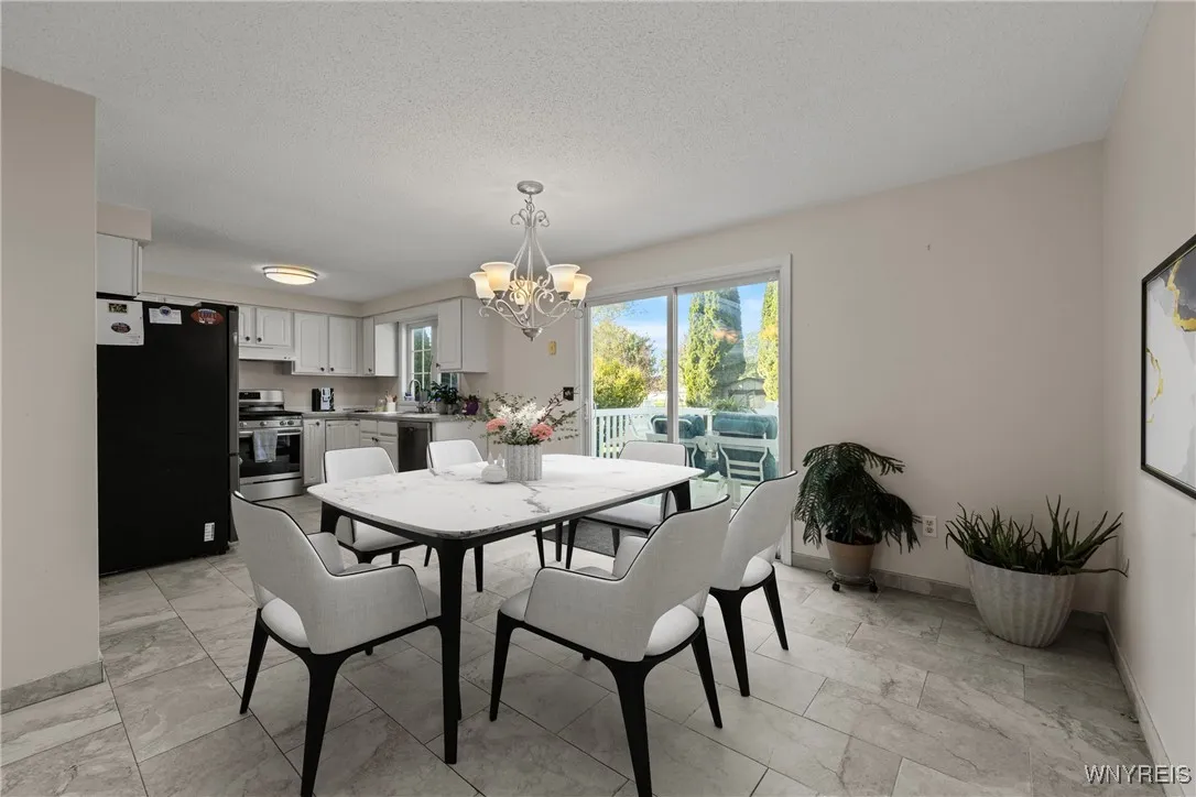 1 Southpoint Drive, Lancaster, New York 14086, Lancaster, New York 14086, 3 Bedrooms Bedrooms, 6 Rooms Rooms,2 BathroomsBathrooms,Residential,For Sale,1 Southpoint Drive, Lancaster, New York 14086,0,B1642081