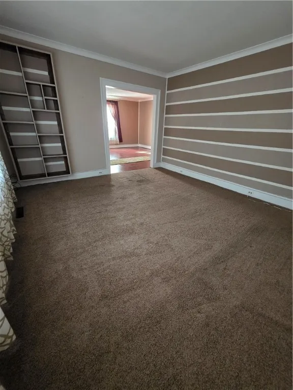 Bonus room/1st floor bedroom potential