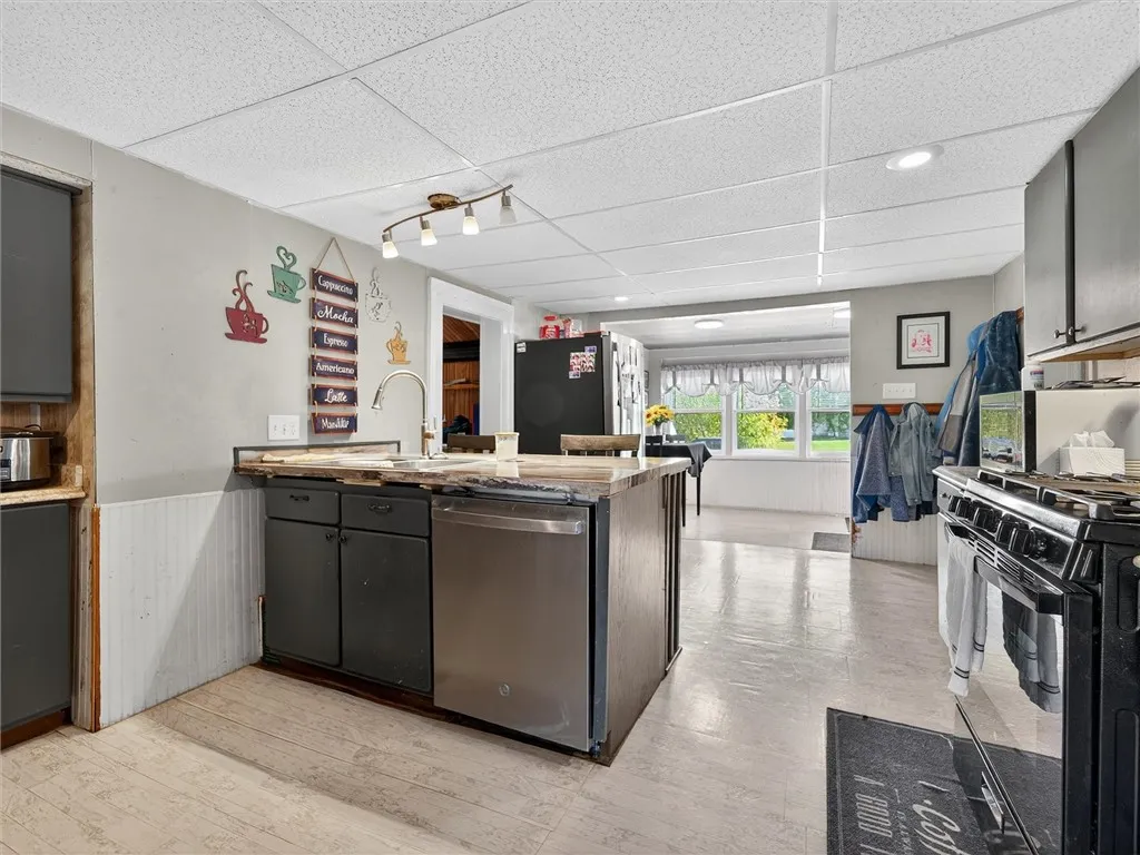 14977 Holley Road, Albion, New York 14411, Albion, New York 14411, 3 Bedrooms Bedrooms, 8 Rooms Rooms,2 BathroomsBathrooms,Residential,Closed,14977 Holley Road, Albion, New York 14411,0,R1642363