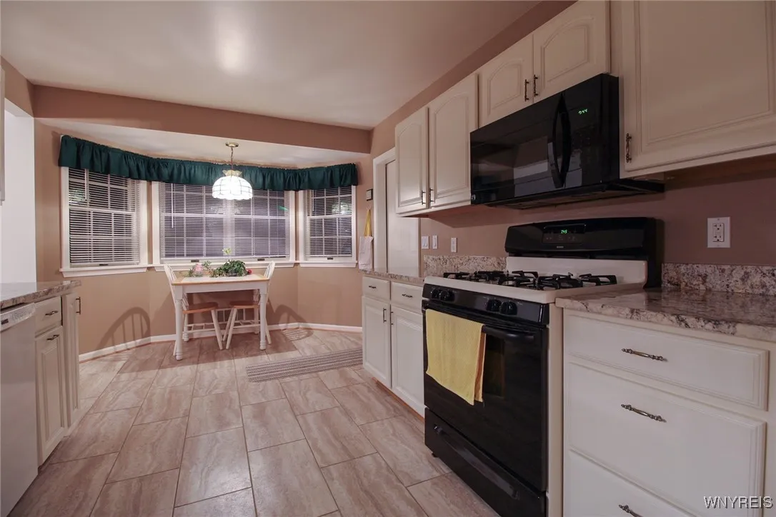 20 Freedom Pond Lane, Chili, New York 14514, Chili, New York 14514, 2 Bedrooms Bedrooms, 5 Rooms Rooms,2 BathroomsBathrooms,Residential,Closed,20 Freedom Pond Lane, Chili, New York 14514,0,B1641579