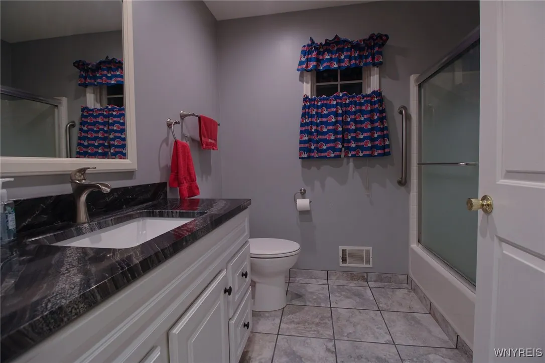 20 Freedom Pond Lane, Chili, New York 14514, Chili, New York 14514, 2 Bedrooms Bedrooms, 5 Rooms Rooms,2 BathroomsBathrooms,Residential,Closed,20 Freedom Pond Lane, Chili, New York 14514,0,B1641579