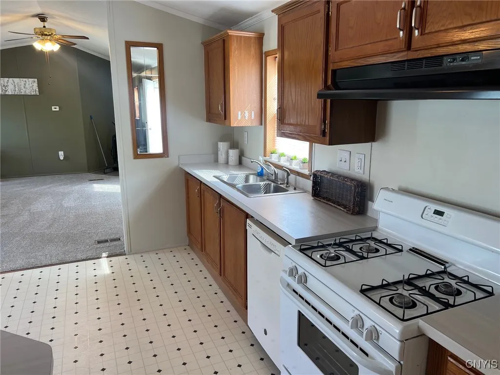 143 Anthony Ln, Kirkland, New York 13323, Kirkland, New York 13323, 3 Bedrooms Bedrooms, 8 Rooms Rooms,2 BathroomsBathrooms,Residential,Closed,143 Anthony Ln, Kirkland, New York 13323,0,S1639937