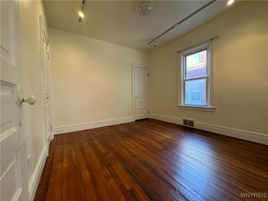 401 Parkside Avenue, Buffalo, New York 14216, Buffalo, New York 14216, 2 Bedrooms Bedrooms, 7 Rooms Rooms,1 BathroomBathrooms,Residential Lease,Closed,401 Parkside Avenue, Buffalo, New York 14216,0,B1642475