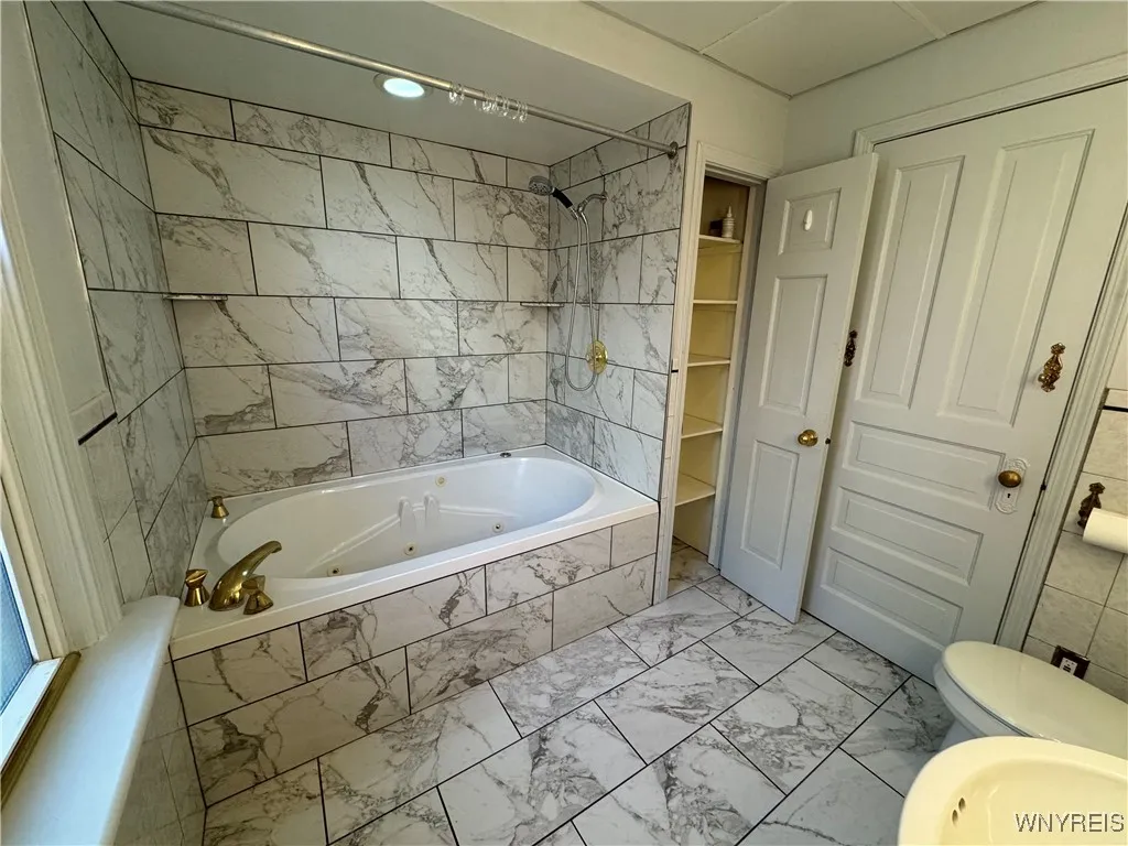 401 Parkside Avenue, Buffalo, New York 14216, Buffalo, New York 14216, 2 Bedrooms Bedrooms, 7 Rooms Rooms,1 BathroomBathrooms,Residential Lease,Closed,401 Parkside Avenue, Buffalo, New York 14216,0,B1642475
