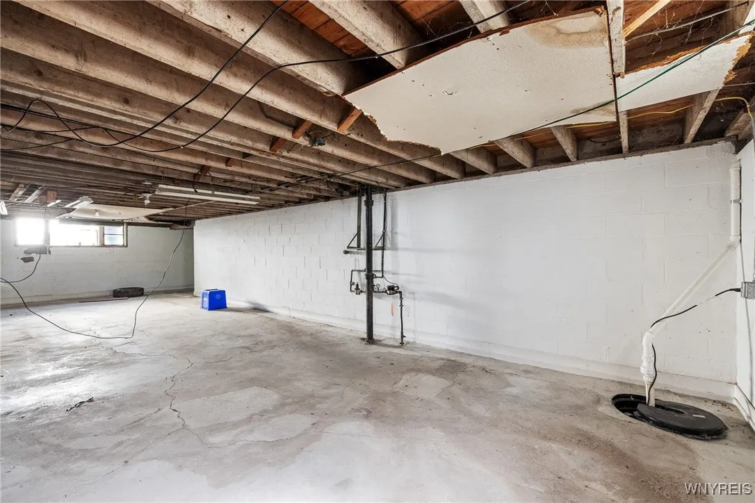 326 Springville Avenue, Amherst, New York 14226, Amherst, New York 14226, 5 Bedrooms Bedrooms, ,2 BathroomsBathrooms,Residential,For Sale,326 Springville Avenue, Amherst, New York 14226,0,B1642156
