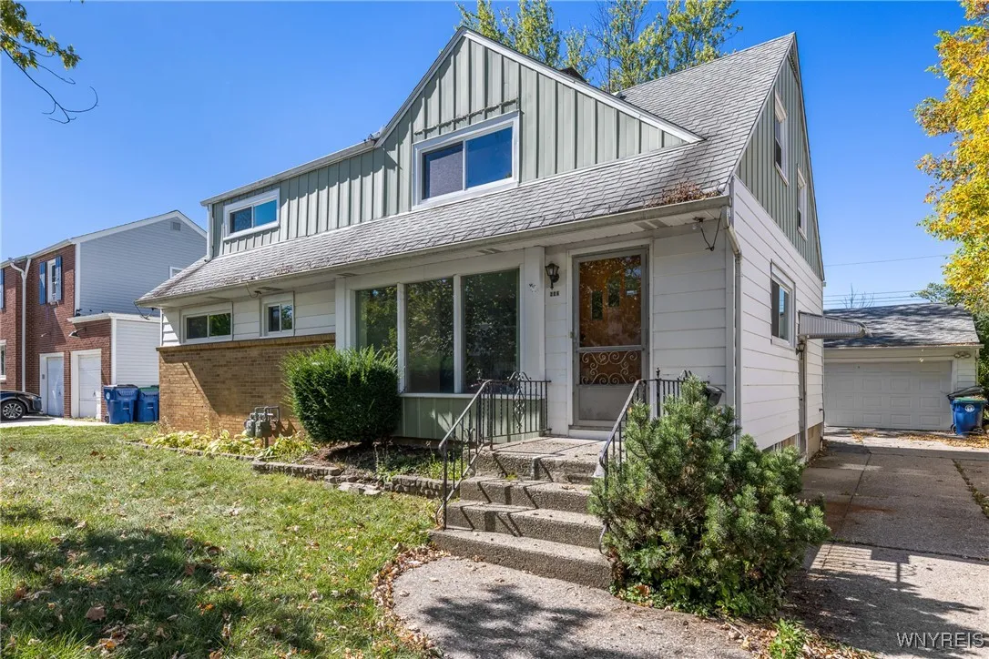 326 Springville Avenue, Amherst, New York 14226, Amherst, New York 14226, 5 Bedrooms Bedrooms, ,2 BathroomsBathrooms,Residential,For Sale,326 Springville Avenue, Amherst, New York 14226,0,B1642156