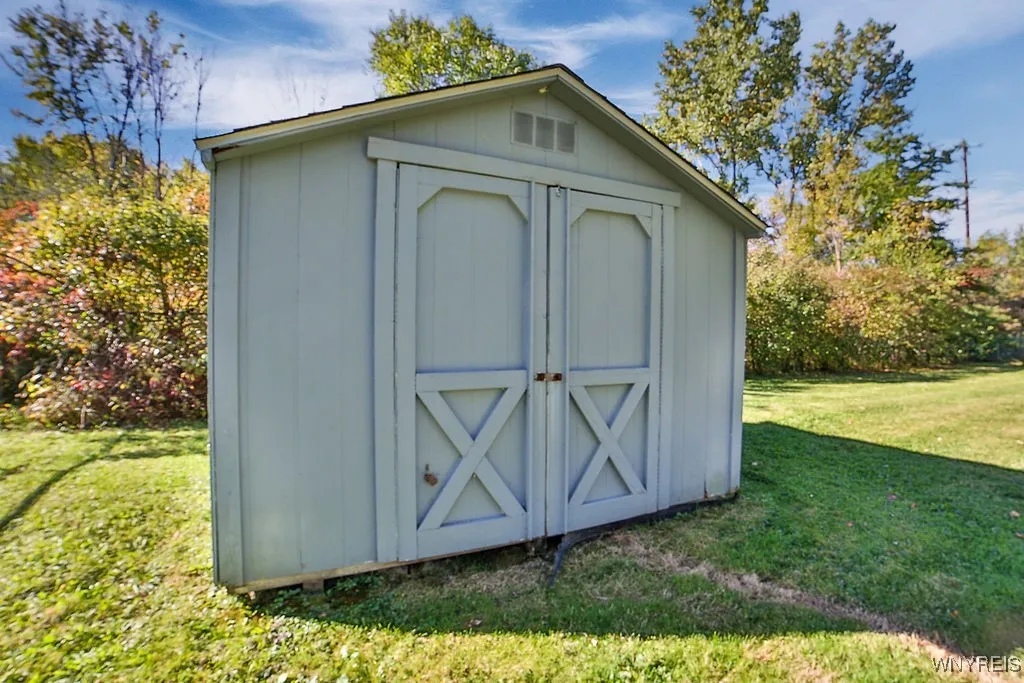 5431 Powers Road, Orchard Park, New York 14127, Orchard Park, New York 14127, 3 Bedrooms Bedrooms, 7 Rooms Rooms,1 BathroomBathrooms,Residential,Closed,5431 Powers Road, Orchard Park, New York 14127,0,B1641724