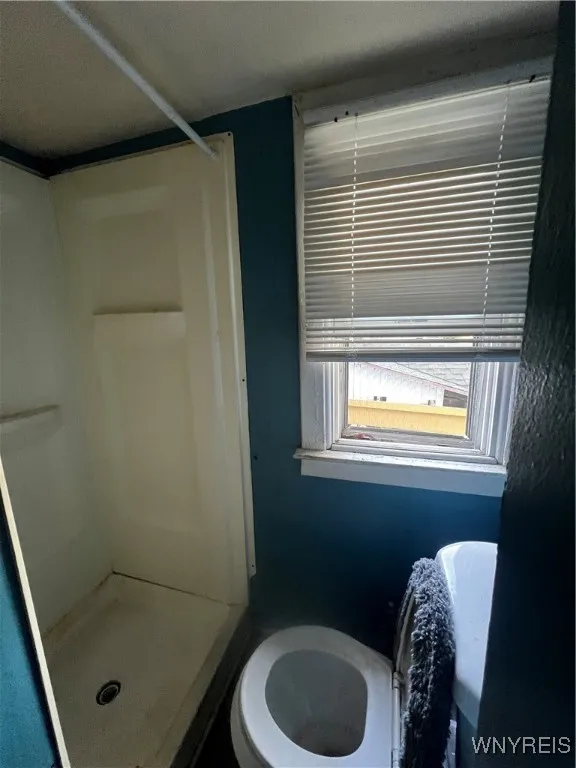 1981 Niagara Street, Buffalo, New York 14207, Buffalo, New York 14207, 2 Bedrooms Bedrooms, 3 Rooms Rooms,1 BathroomBathrooms,Residential Lease,For Rent,1981 Niagara Street, Buffalo, New York 14207,0,B1642551