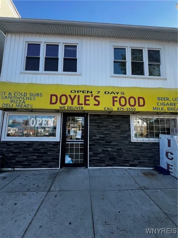 1981 Niagara Street, Buffalo, New York 14207, Buffalo, New York 14207, 2 Bedrooms Bedrooms, 3 Rooms Rooms,1 BathroomBathrooms,Residential Lease,For Rent,1981 Niagara Street, Buffalo, New York 14207,0,B1642551