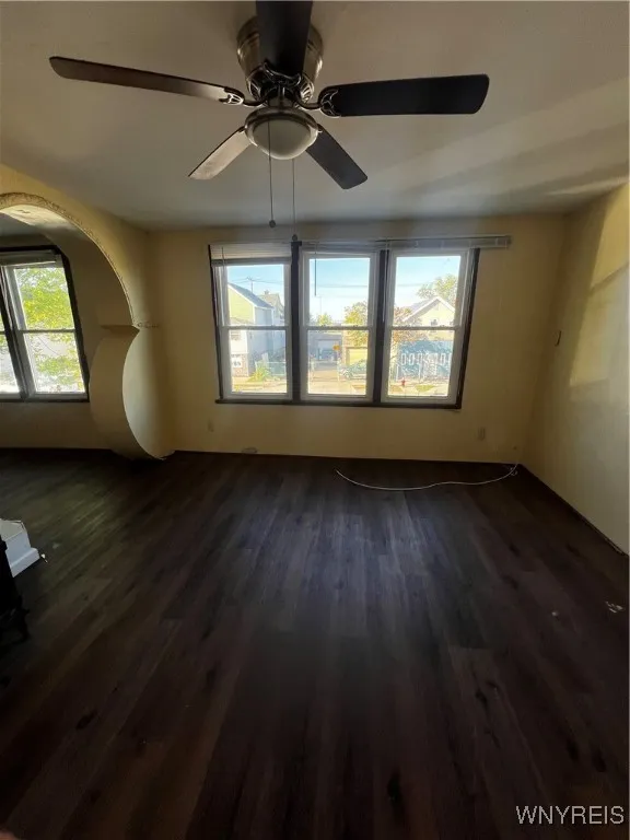 1981 Niagara Street, Buffalo, New York 14207, Buffalo, New York 14207, 2 Bedrooms Bedrooms, 3 Rooms Rooms,1 BathroomBathrooms,Residential Lease,For Rent,1981 Niagara Street, Buffalo, New York 14207,0,B1642551