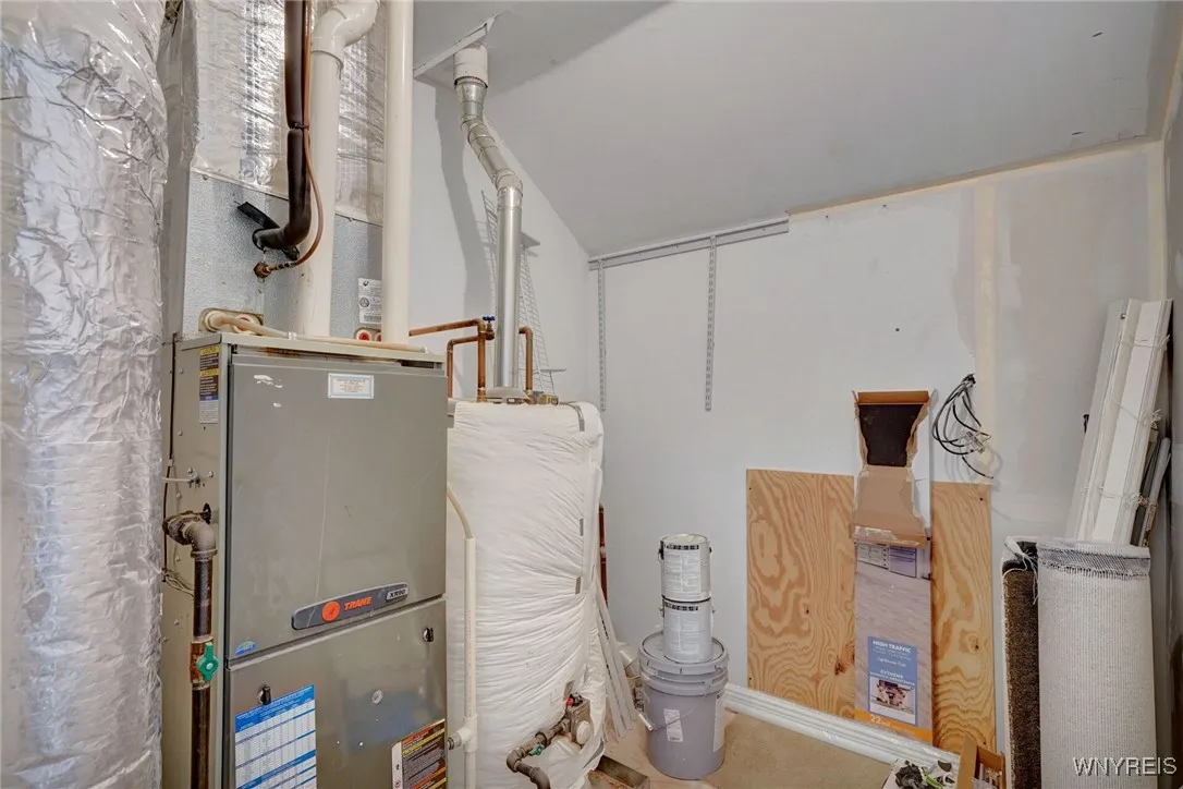 WALK IN STORAGE /UTILITY CLOSET OFF UPPER LOFT AREA