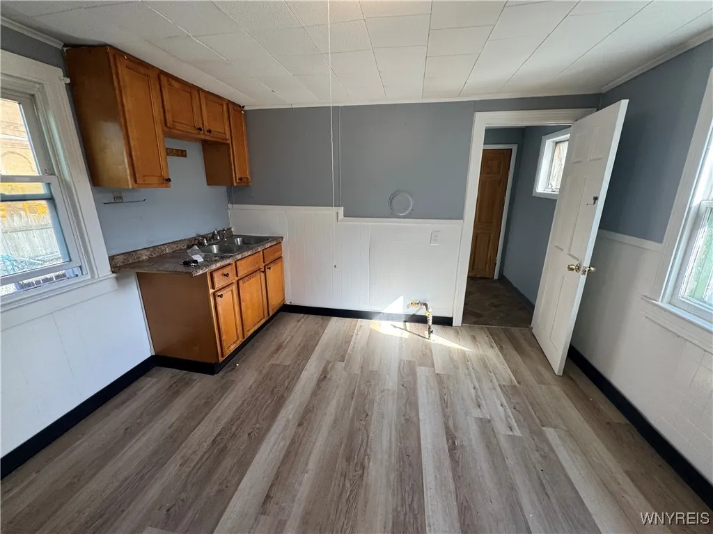 139 Weimar Street, Buffalo, New York 14206, Buffalo, New York 14206, 3 Bedrooms Bedrooms, 6 Rooms Rooms,1 BathroomBathrooms,Residential,For Sale,139 Weimar Street, Buffalo, New York 14206,0,B1642678