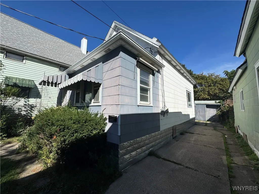139 Weimar Street, Buffalo, New York 14206, Buffalo, New York 14206, 3 Bedrooms Bedrooms, 6 Rooms Rooms,1 BathroomBathrooms,Residential,For Sale,139 Weimar Street, Buffalo, New York 14206,0,B1642678