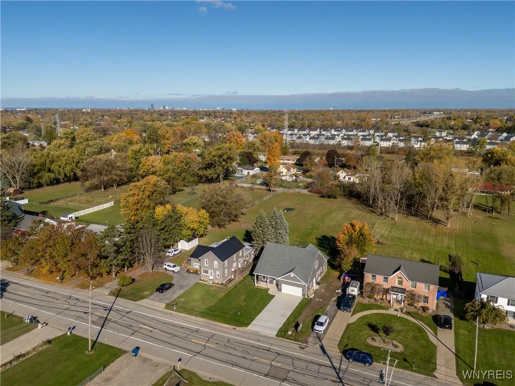 5200 Berg Road, West Seneca, New York 14218, West Seneca, New York 14218, 3 Bedrooms Bedrooms, 8 Rooms Rooms,2 BathroomsBathrooms,Residential,For Sale,5200 Berg Road, West Seneca, New York 14218,0,B1642584