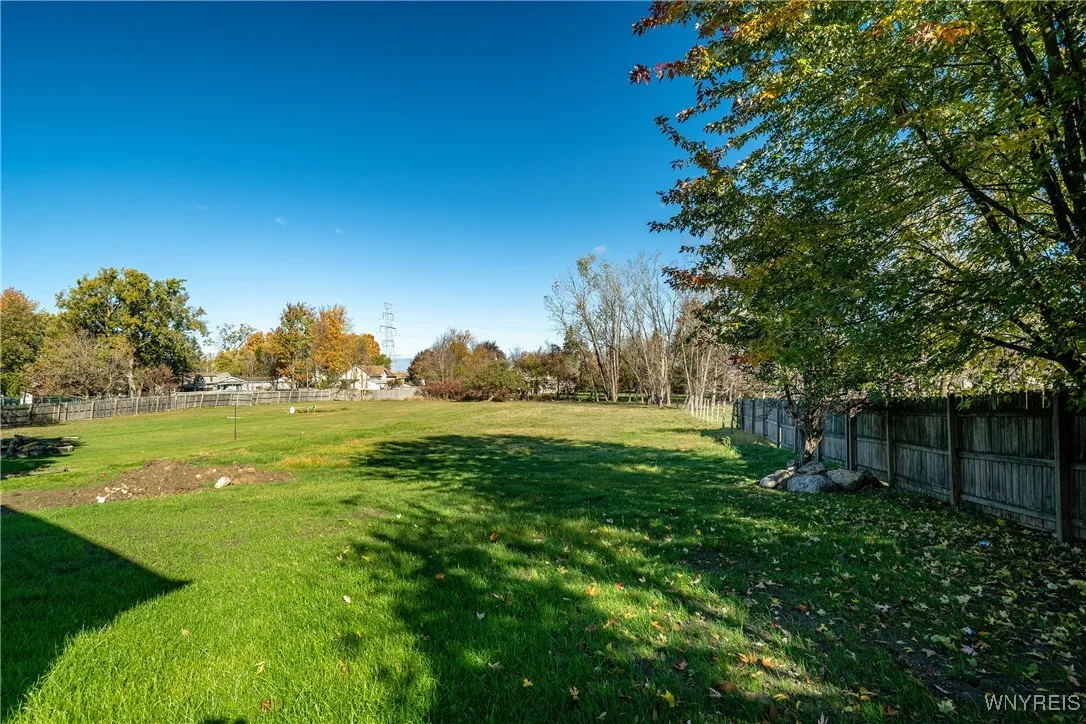 5200 Berg Road, West Seneca, New York 14218, West Seneca, New York 14218, 3 Bedrooms Bedrooms, 8 Rooms Rooms,2 BathroomsBathrooms,Residential,For Sale,5200 Berg Road, West Seneca, New York 14218,0,B1642584