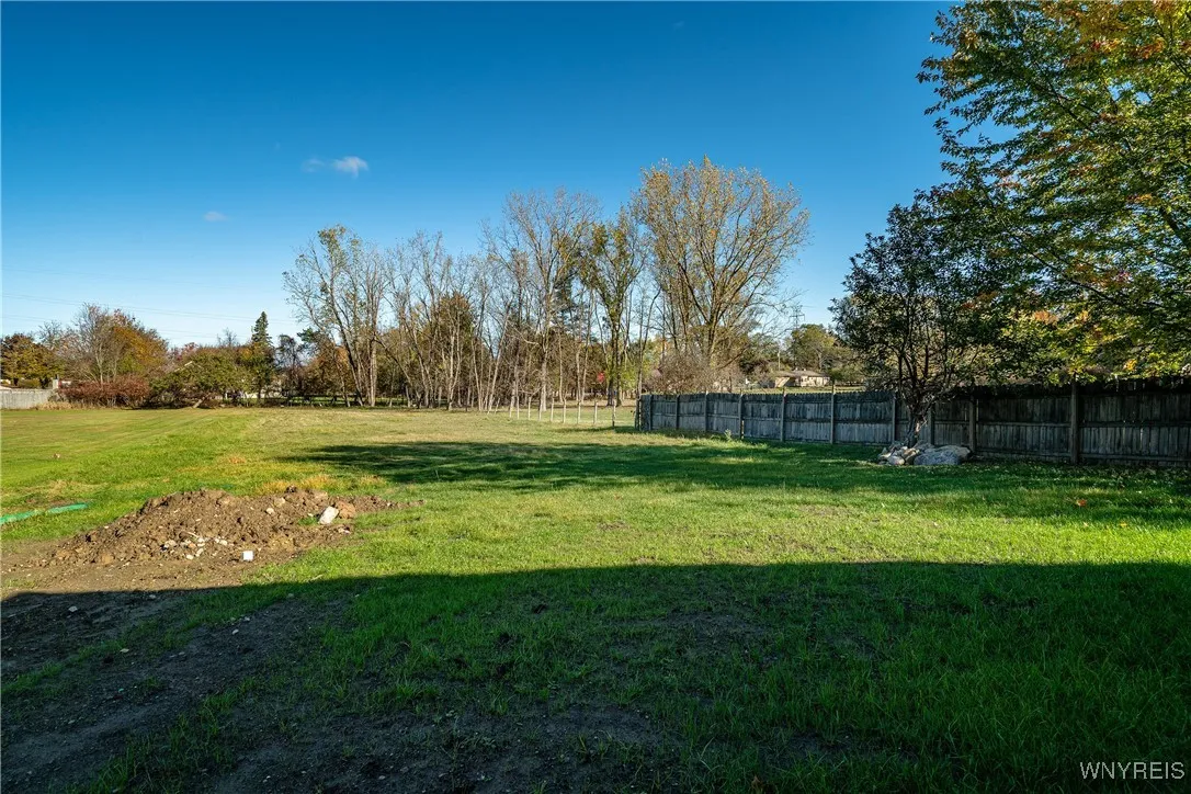 5200 Berg Road, West Seneca, New York 14218, West Seneca, New York 14218, 3 Bedrooms Bedrooms, 8 Rooms Rooms,2 BathroomsBathrooms,Residential,For Sale,5200 Berg Road, West Seneca, New York 14218,0,B1642584