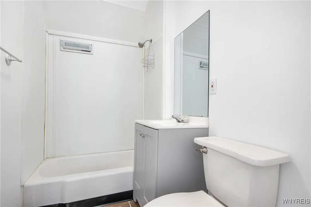 44 La Force Place, Buffalo, New York 14207, Buffalo, New York 14207, 6 Bedrooms Bedrooms, ,2 BathroomsBathrooms,Residential,For Sale,44 La Force Place, Buffalo, New York 14207,0,B1641801 44 La Force Place, Buffalo, New York 14207, Buffalo, New York 14207, 6 Bedrooms Bedrooms, ,2 BathroomsBathrooms,Residential,For Sale,44 La Force Place, Buffalo, New York 14207,0,B1641801